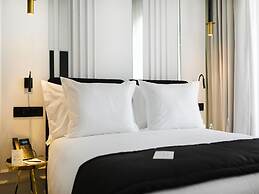 Petit Palace Suites Hotel