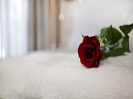 Petit Palace Suites Hotel