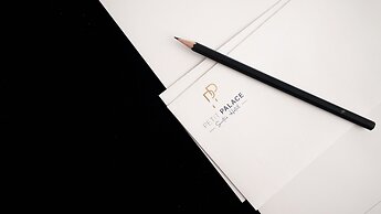 Petit Palace Suites Hotel