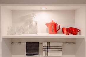 Central 2BD Flat w/ River View Balcony - Vauxhall!