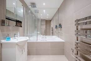 Central 2BD Flat w/ River View Balcony - Vauxhall!