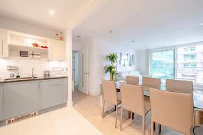 Central 2BD Flat w/ River View Balcony - Vauxhall!