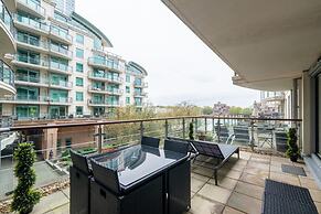 Central 2BD Flat w/ River View Balcony - Vauxhall!