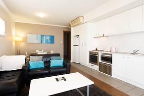 Lovely 2BR Apartment in West Perth With Parking!