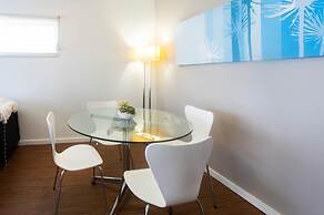 Lovely 2BR Apartment in West Perth With Parking!