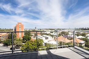 Lovely 2BR Apartment in West Perth With Parking!