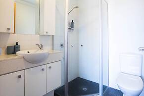 Lovely 2BR Apartment in West Perth With Parking!