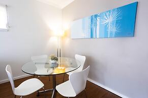 Lovely 2BR Apartment in West Perth With Parking!