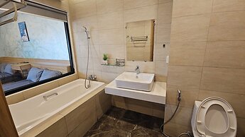 Flc Sea Tower - ChillNow