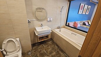 Flc Sea Tower - ChillNow