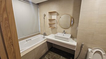 Flc Sea Tower - ChillNow