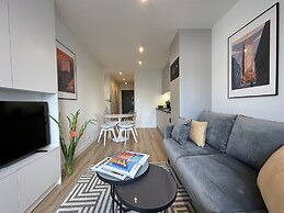 Heart of Warsaw Near Metro by Renters