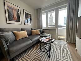 Heart of Warsaw Near Metro by Renters