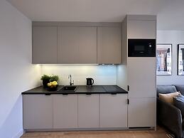 Heart of Warsaw Near Metro by Renters