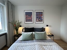 Heart of Warsaw Near Metro by Renters