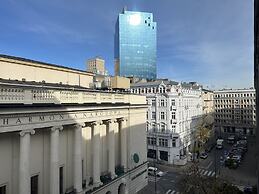 Heart of Warsaw Near Metro by Renters