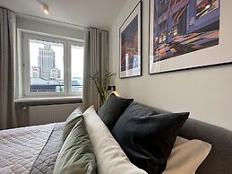Heart of Warsaw Near Metro by Renters
