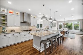 Destiny East - Villa Ciao Bella