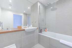 Vibrant 1BD Flat w/ Private Balcony, Camberwell!