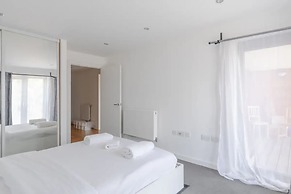 Vibrant 1BD Flat w/ Private Balcony, Camberwell!