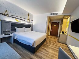 Yello Hotel Harbour Bay Batam