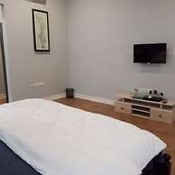 4 Bedrooms Family House Sakumono