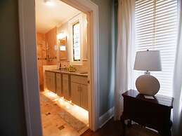 The Capitol Inn Tallahassee