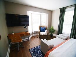 The Capitol Inn Tallahassee