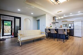 Donnaeko Private Pool Villa