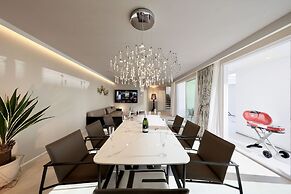 Crystal Villa SHIRARAHAMA BEACH