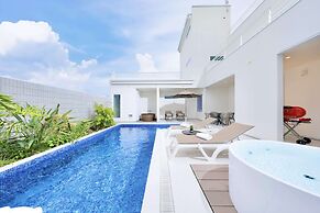 Crystal Villa SHIRARAHAMA BEACH