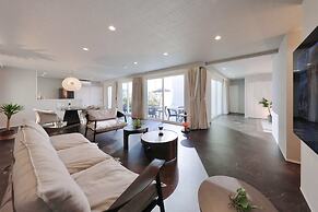 Crystal Villa SHIRARAHAMA BEACH