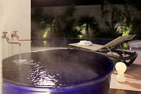 Crystal Villa SHIRARAHAMA BEACH