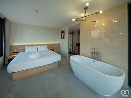 ON Thapae Chiang Mai