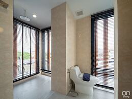 ON Thapae Chiang Mai