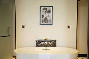 Charmant Suites a Boutique Hotel Can Tho