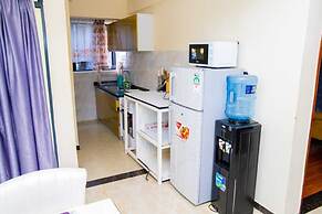Lux Suites Marcus Garden Apartments