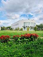 YOUness WELLness Clinic & Retreat