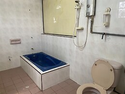 OYO 90885 Bera Pentagon Inn