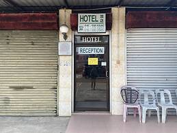 OYO 90885 Bera Pentagon Inn