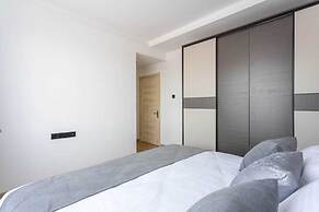 Lux Suites Urban Oasis Apartments