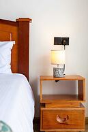 Lux Suites Urban Oasis Apartments