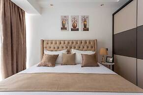Lux Suites Urban Oasis Apartments