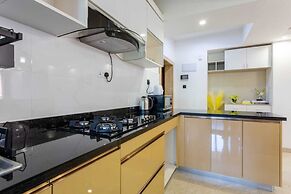 Lux Suites Urban Oasis Apartments