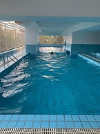Lux Suites Urban Oasis Apartments