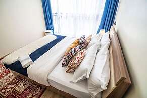 Lux Suites Urban Oasis Apartments