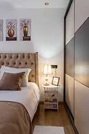 Lux Suites Urban Oasis Apartments