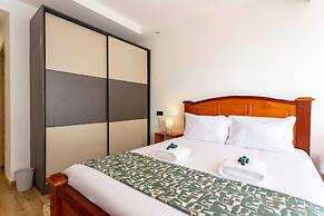 Lux Suites Urban Oasis Apartments
