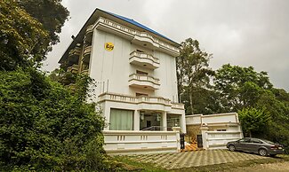 Itsy Hotels Classiyo Munnar Crown Resorts