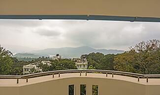 Itsy Hotels Classiyo Munnar Crown Resorts